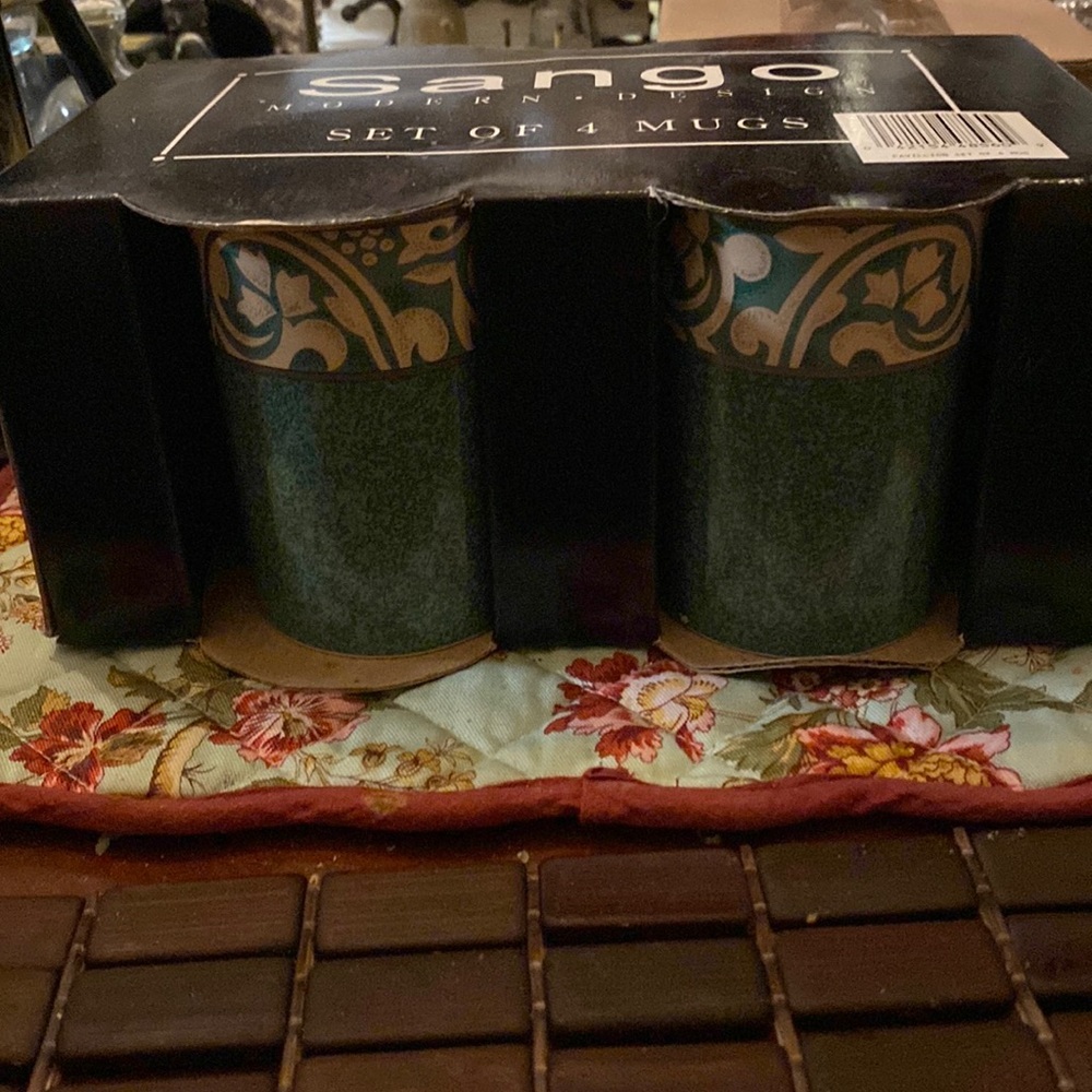 Sango Modern Design set of 4 mugs in box
